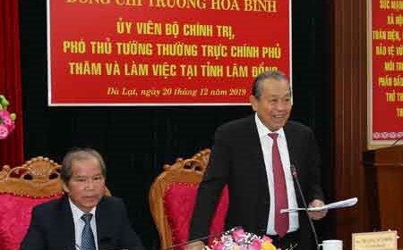 Phó Thủ tướng làm việc với Ban Thường vụ tỉnh Lâm Đồng